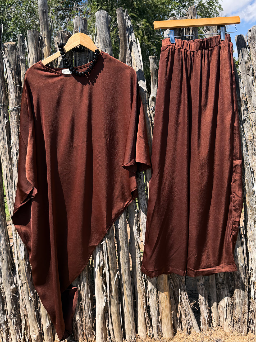Dark Cocoa Satin Wide Leg Pants – Qué Cute Style Boutique